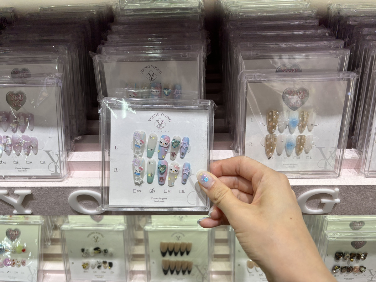 明洞で見つけた安くて可愛いネイルチップ店！サンリオや立体デザインまで豊富で迷う