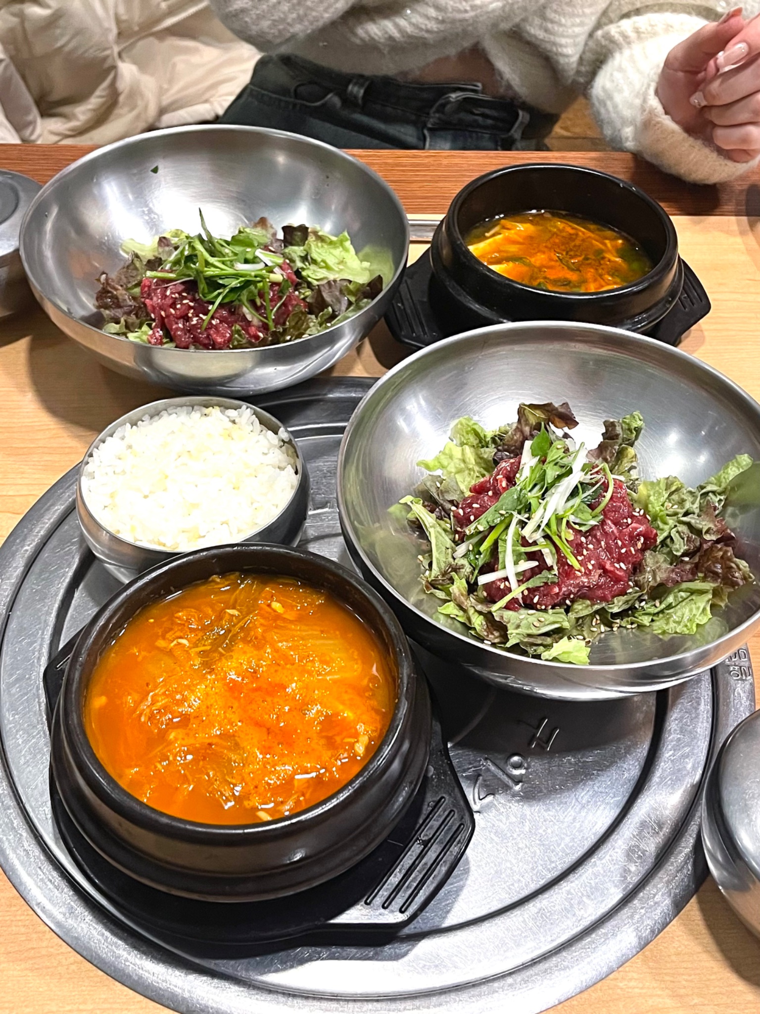 芸能人もハマる絶品ユッケ