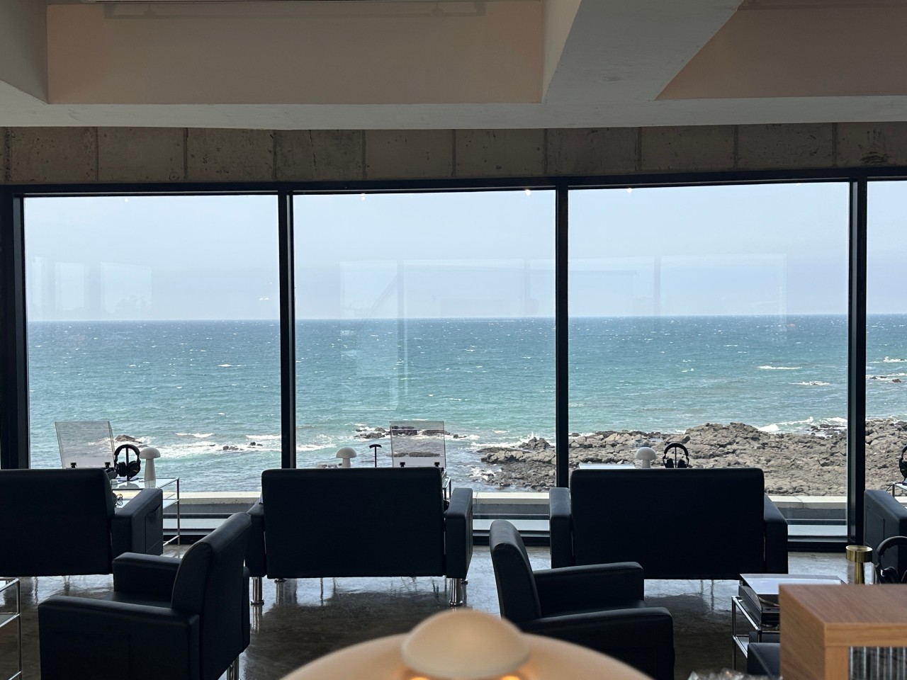 済州オーシャンビューカフェ LP音楽と海を楽しむカフェ