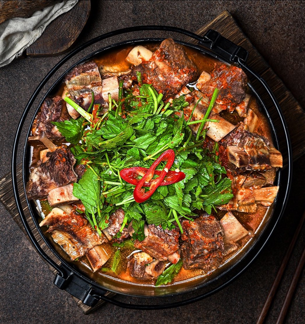 ソウルで絶対食べたい本場の味 地元感ある鍋名店