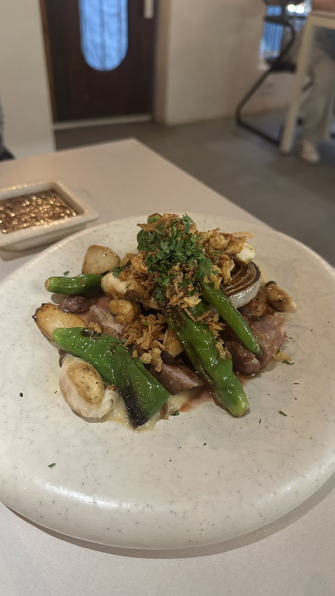 韓国の人で満席だったソンスのスペイン料理店ペレヒルで優勝レベルのポークステーキ