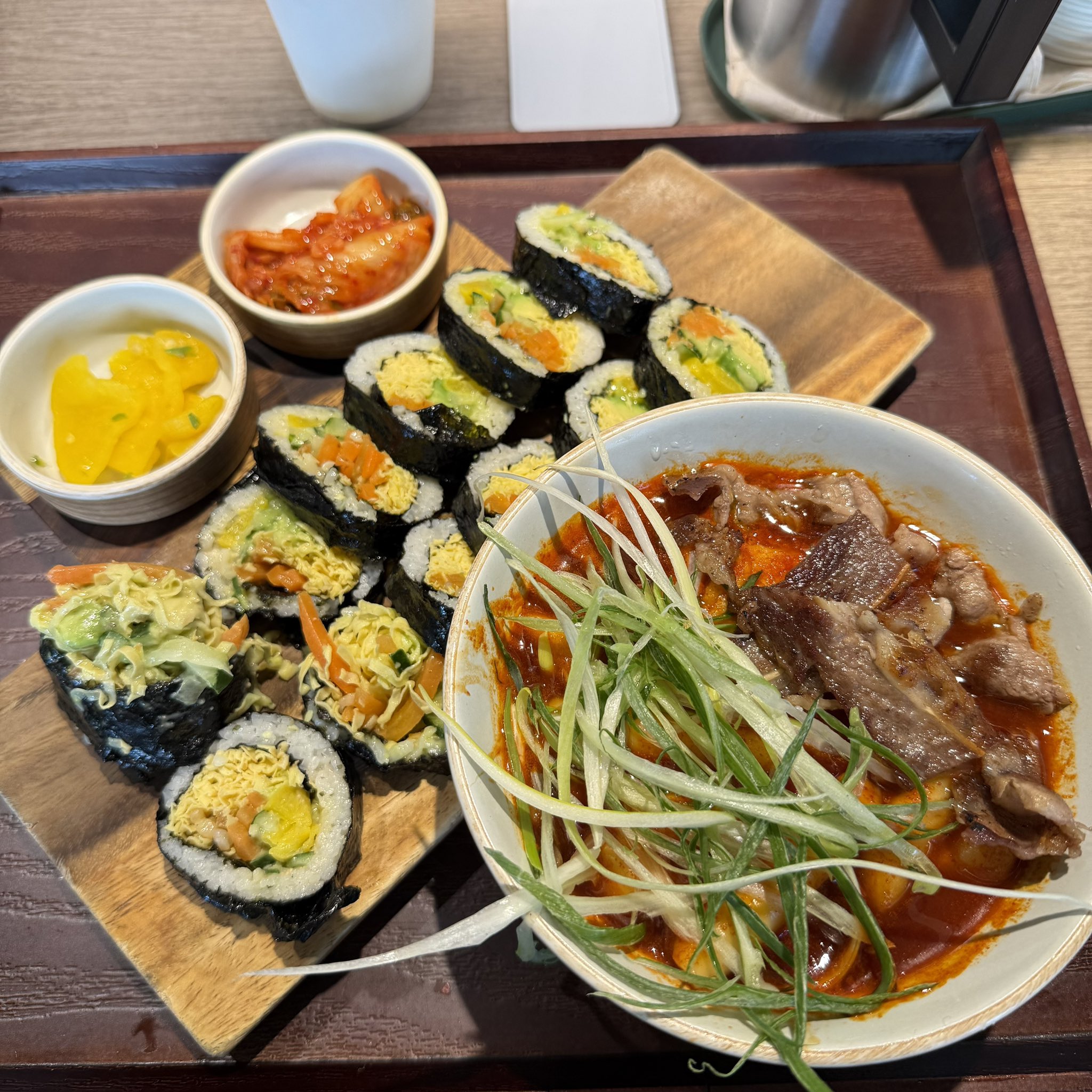 ホンデで一人ご飯におすすめ　アボカド明太マヨキンパが話題