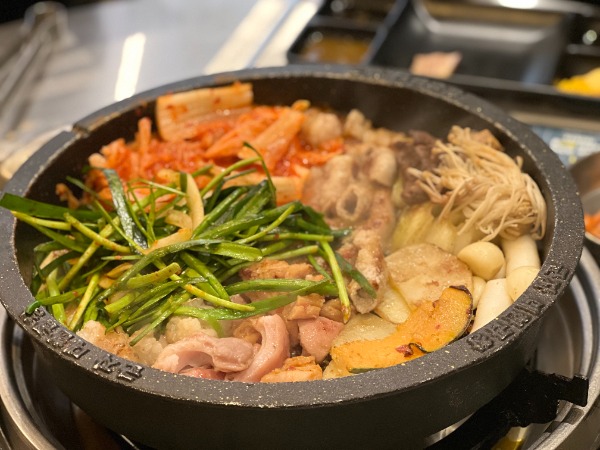 炎の演出が迫力です 明洞の大韓コプチャン