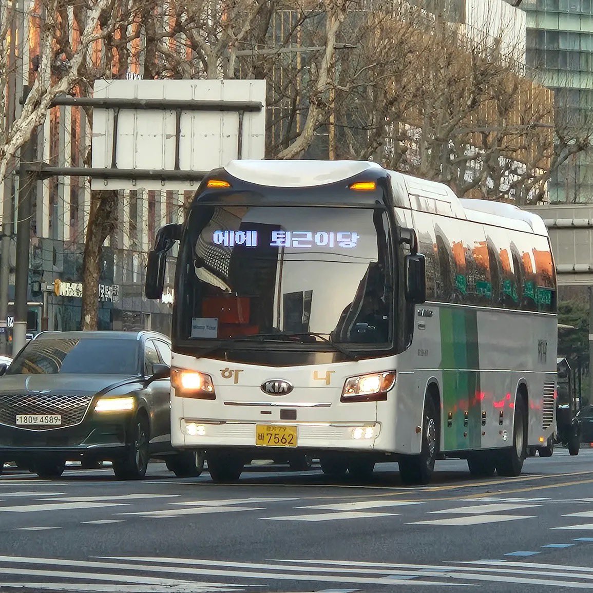 「へへ 退勤だあ」 韓国バスの電光掲示板の表示がかわいすぎた