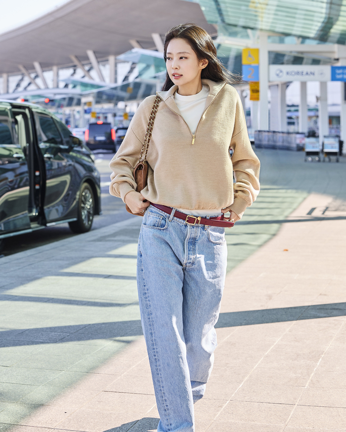 BLACKPINKジェニーに学ぶ　春のシンプルおしゃれコーデ