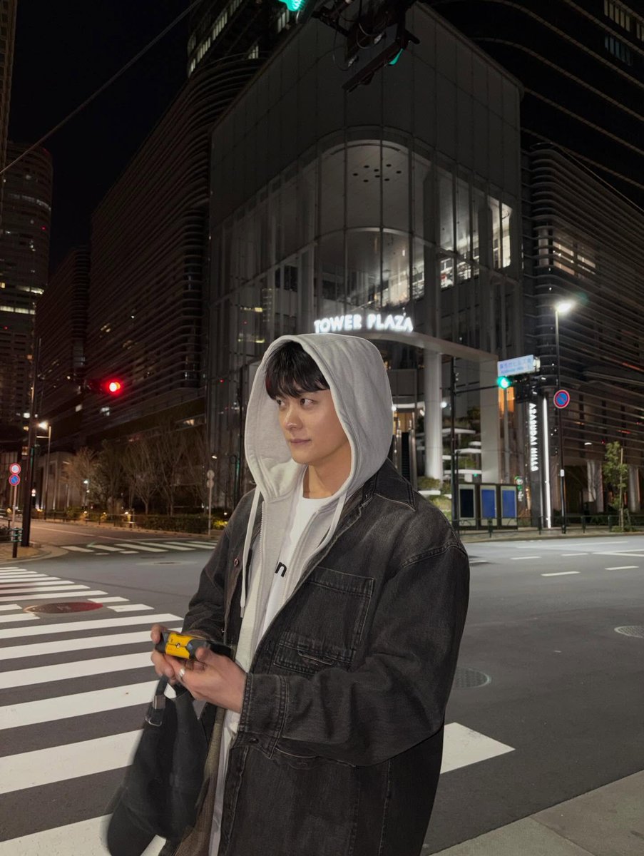 変装なしで東京満喫です カン・テオ来日ショットにファン騒然でした