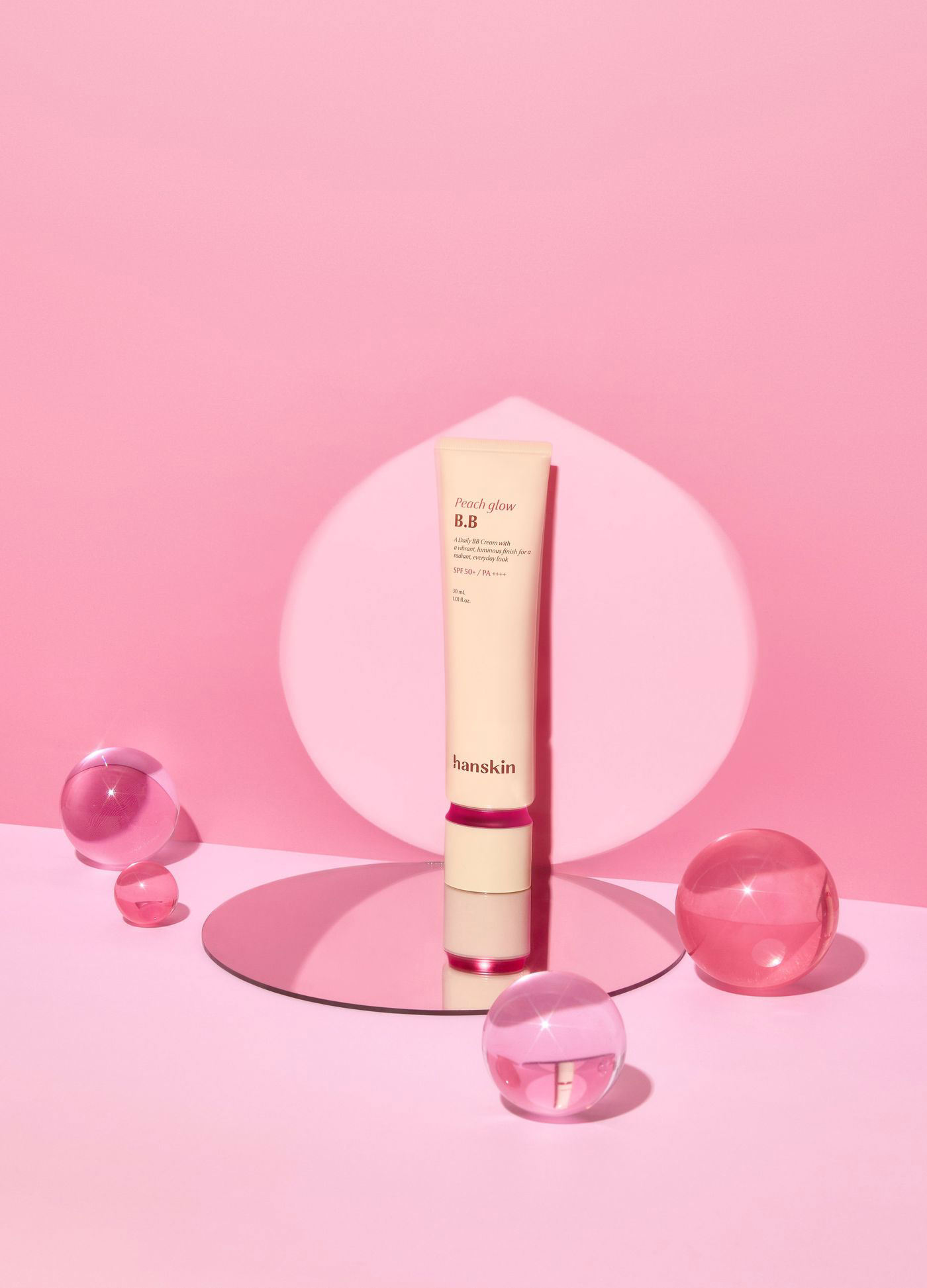 桃由来成分を配合　HANSKIN「ピーチグロウ・デイリーBB」発売