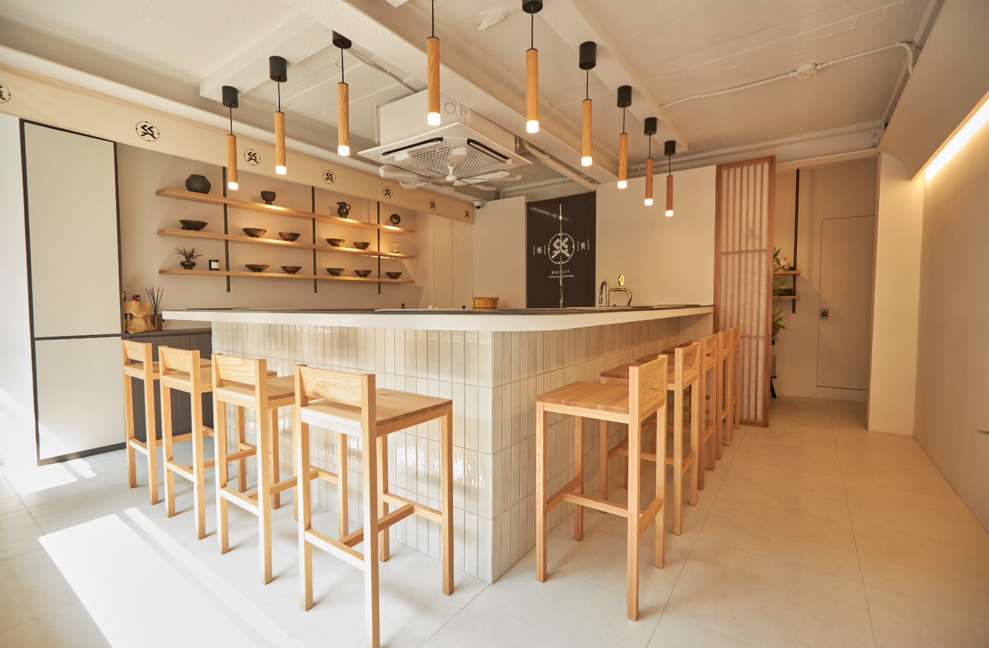 望遠グルメ 濃厚テジクッパが味わえる人気店