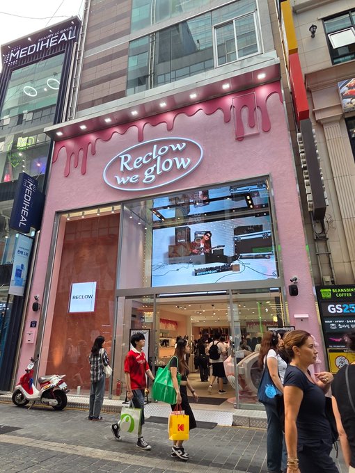 ピンクの外観が目印！明洞にできた注目のサングラス専門店「Reclow」