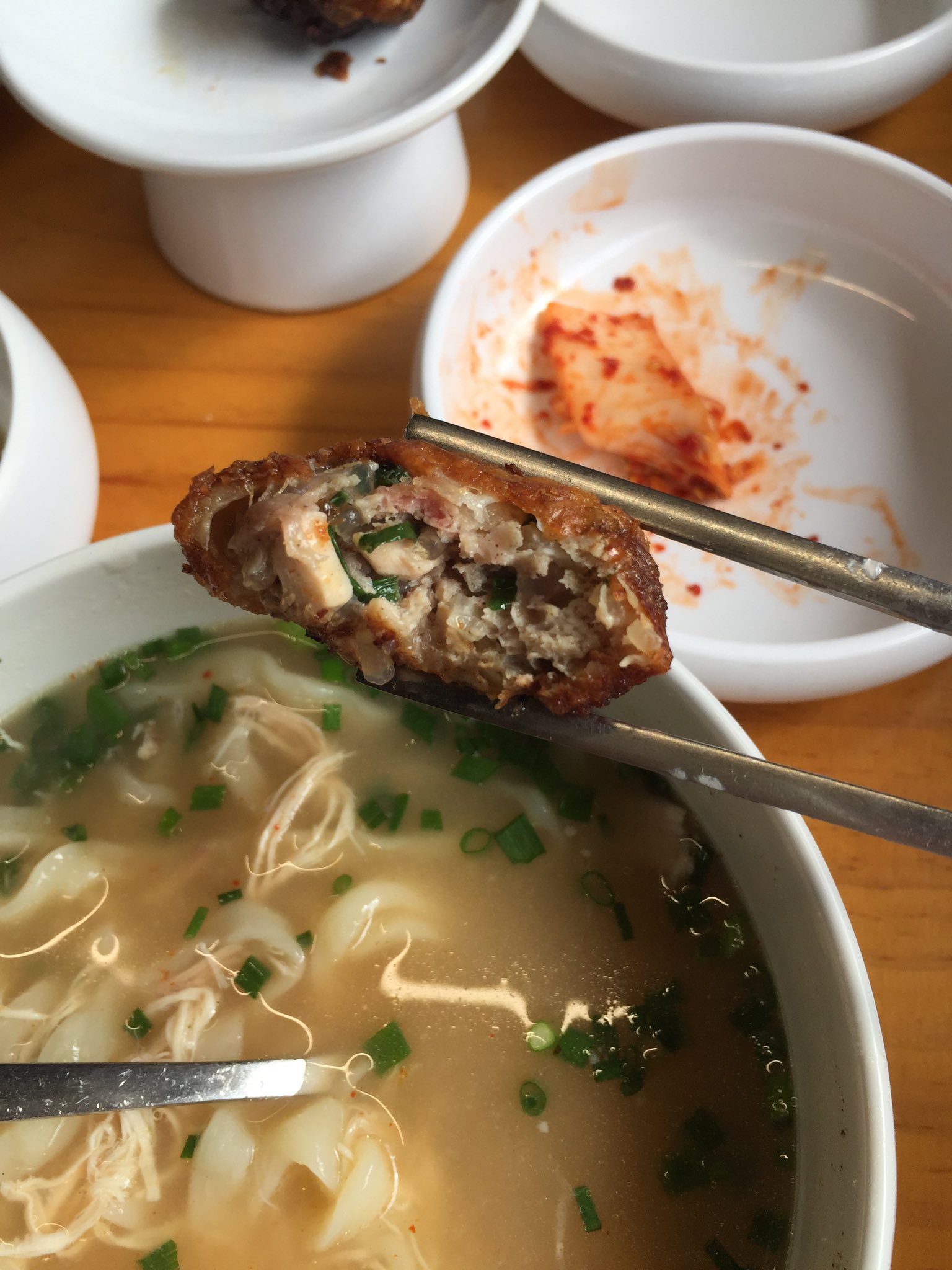 ウェイティング2時間でも食べたい鶏カルグクス