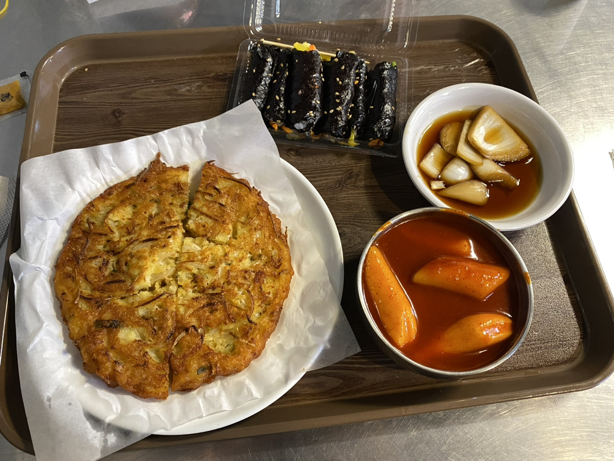 広蔵市場で迷ったらココ！モニョキンパのセットが最高だった