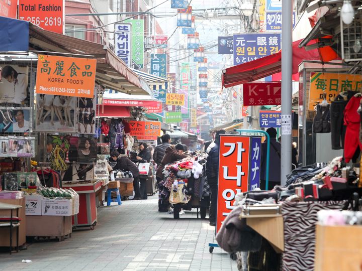 釜山を代表する在来市場「国際市場」