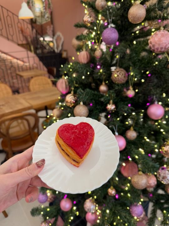 ピンクに包まれたカフェLes Parisiens明洞店がかわいすぎた