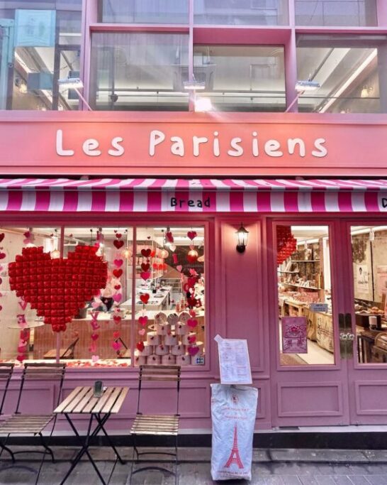 ピンクに包まれたカフェLes Parisiens明洞店がかわいすぎた