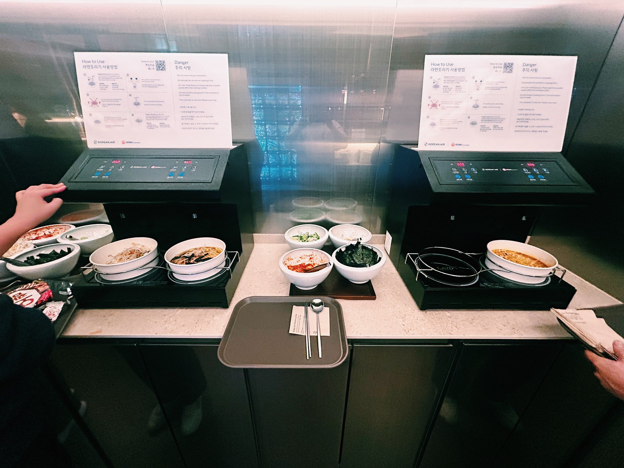 空港ラウンジでラーメンを選ぶ時代 仁川・大韓航空の新サービスがすごい