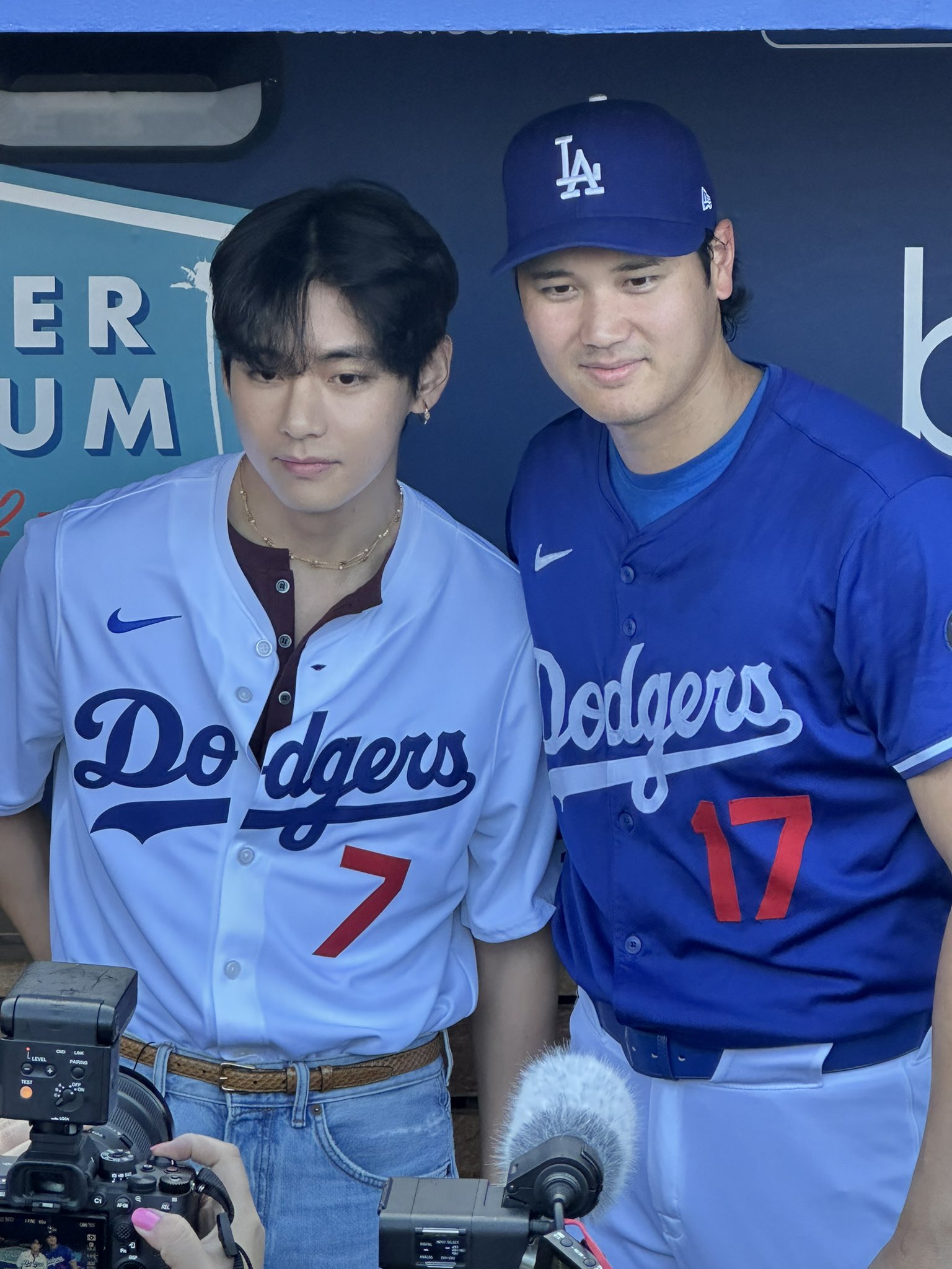 「夢の共演」大谷翔平×BTS V！背番号7の始球式で世界が大熱狂