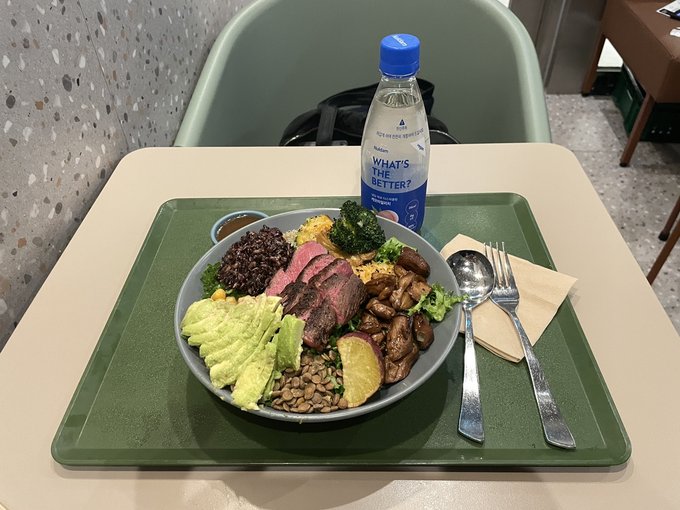 韓国で野菜不足を感じたらここ　ボリューム満点サラダが人気