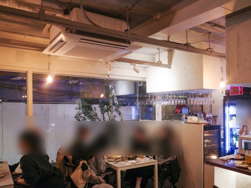 「乗り換え恋愛」ウジンの店、3時間待ちの価値ある？