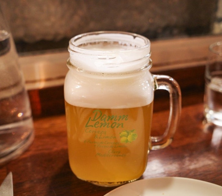 「乗り換え恋愛」ウジンの店、3時間待ちの価値ある？