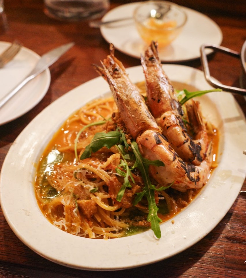 「乗り換え恋愛」ウジンの店、3時間待ちの価値ある？