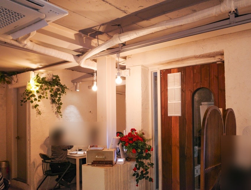 「乗り換え恋愛」ウジンの店、3時間待ちの価値ある？