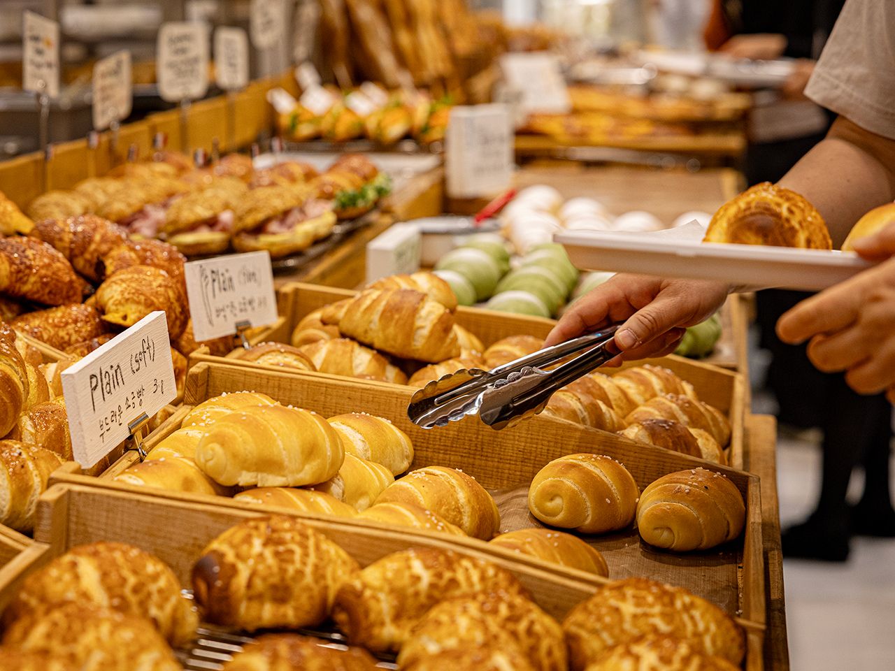 安国の行列店「アーティストベーカリー」汝矣島に2号店