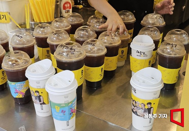 2000ウォンのアイスアメリカーノで年商4億ウォン　低価格コーヒーが日常に定着