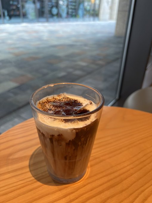 1年待ってやっと再登場！韓国スタバのブラックグレーズドラテが美味しすぎる