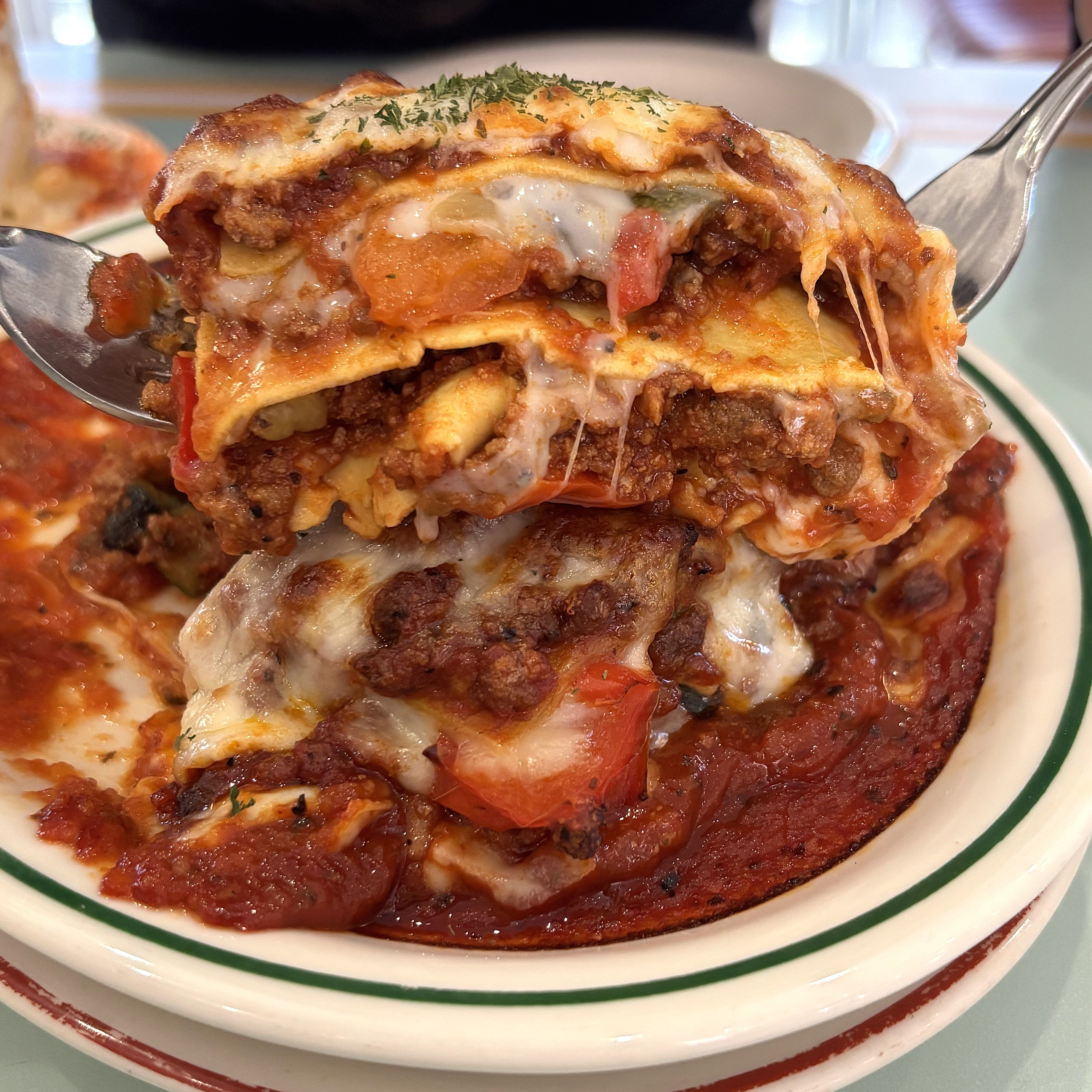 江南グルメ「82オーリオンズ」ラザニアとモンテクリストが人気