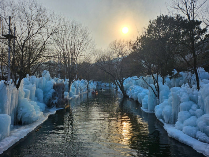 冬の韓国旅行❆慶州で話題の氷カヌー体験　幻想的すぎる景色