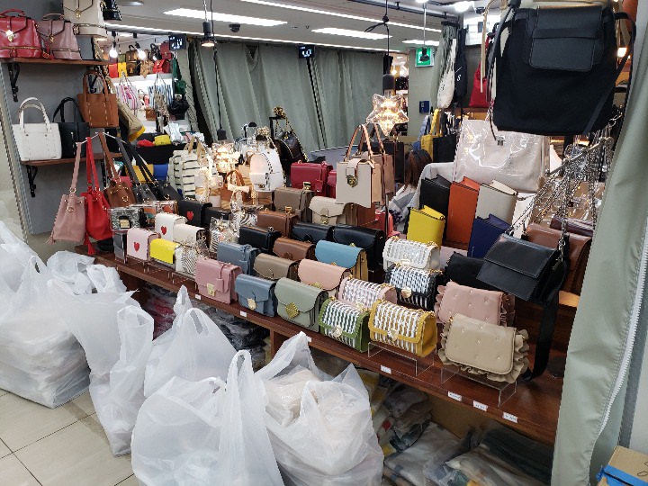 東大門NPH市場　カバン好き必見の卸売マーケット