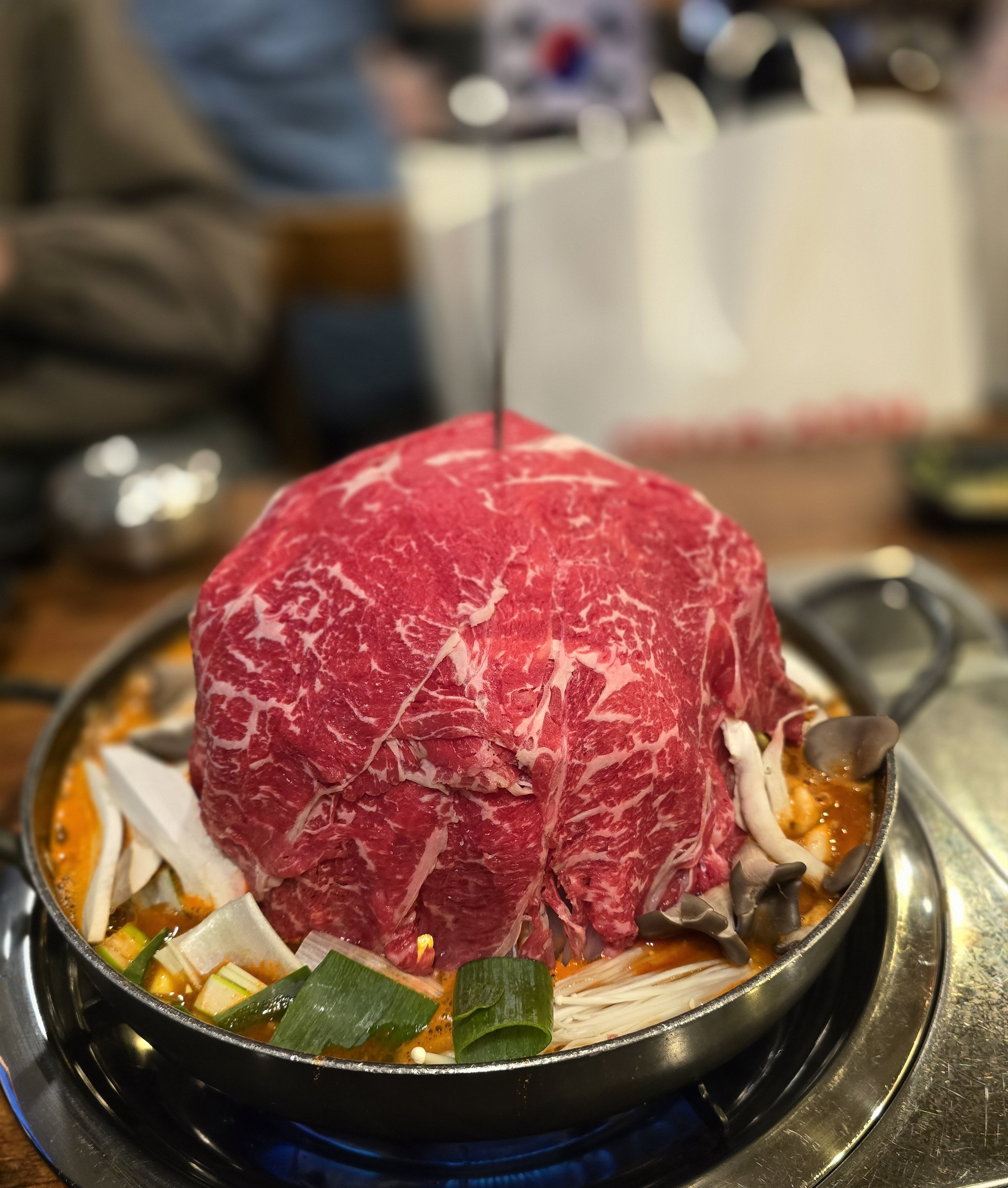 辛さ調節できて最後はチャーハンまで楽しめる延南洞の最強肉山グルメ