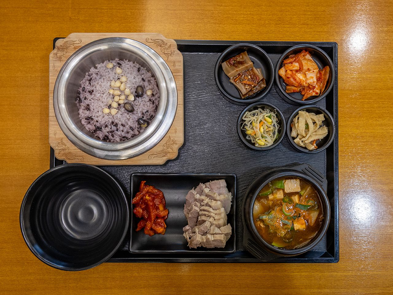 明洞で一人でも食べられるポッサム定食