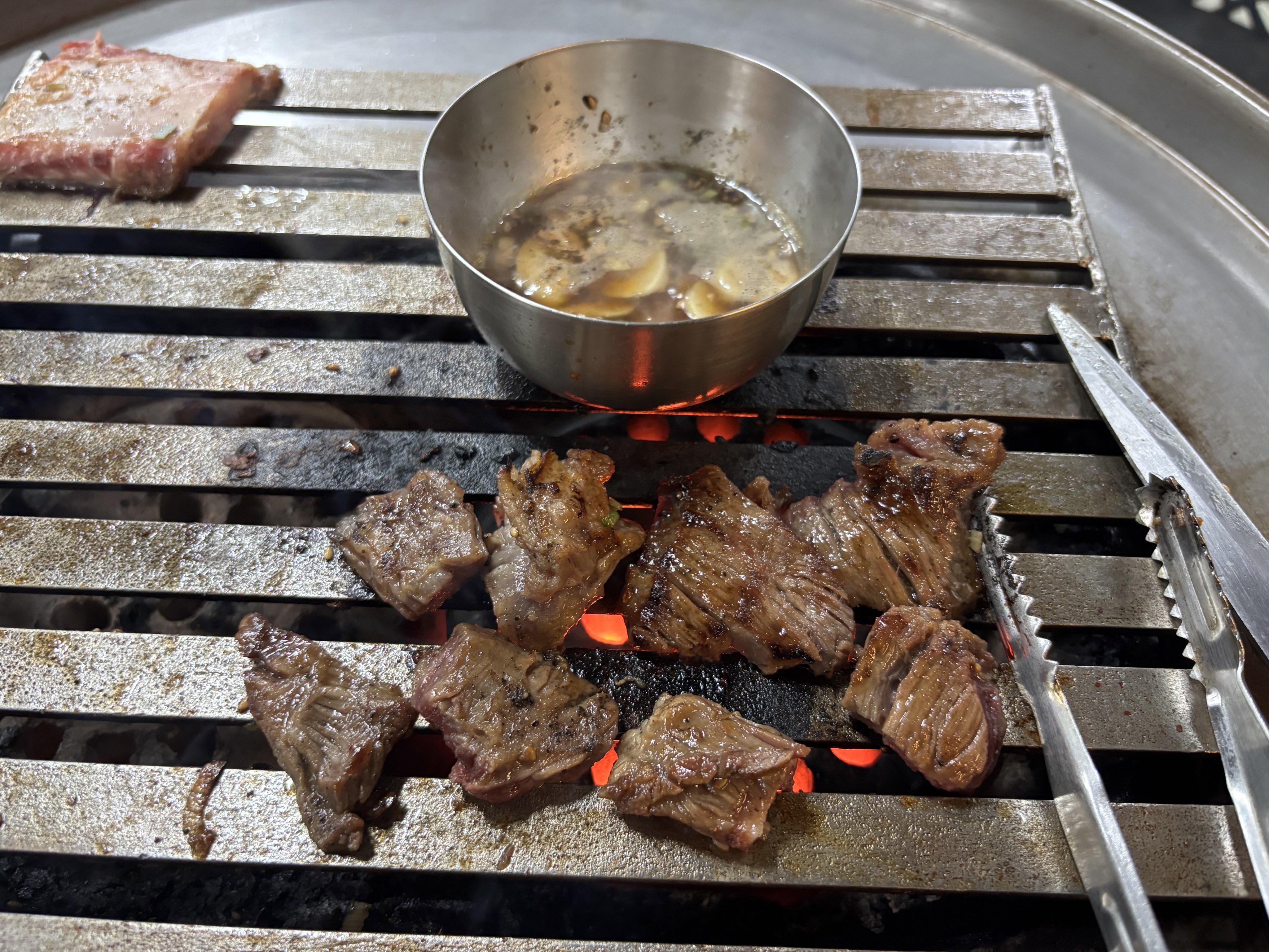 明洞ソソカルビ、ミシュラン掲載の立ち食い焼肉