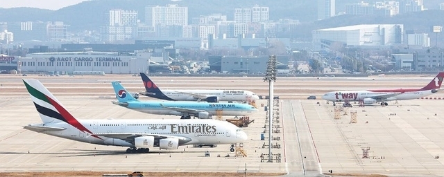 韓国旅行会社が代替便確保、ドバイで足止めの旅行客支援