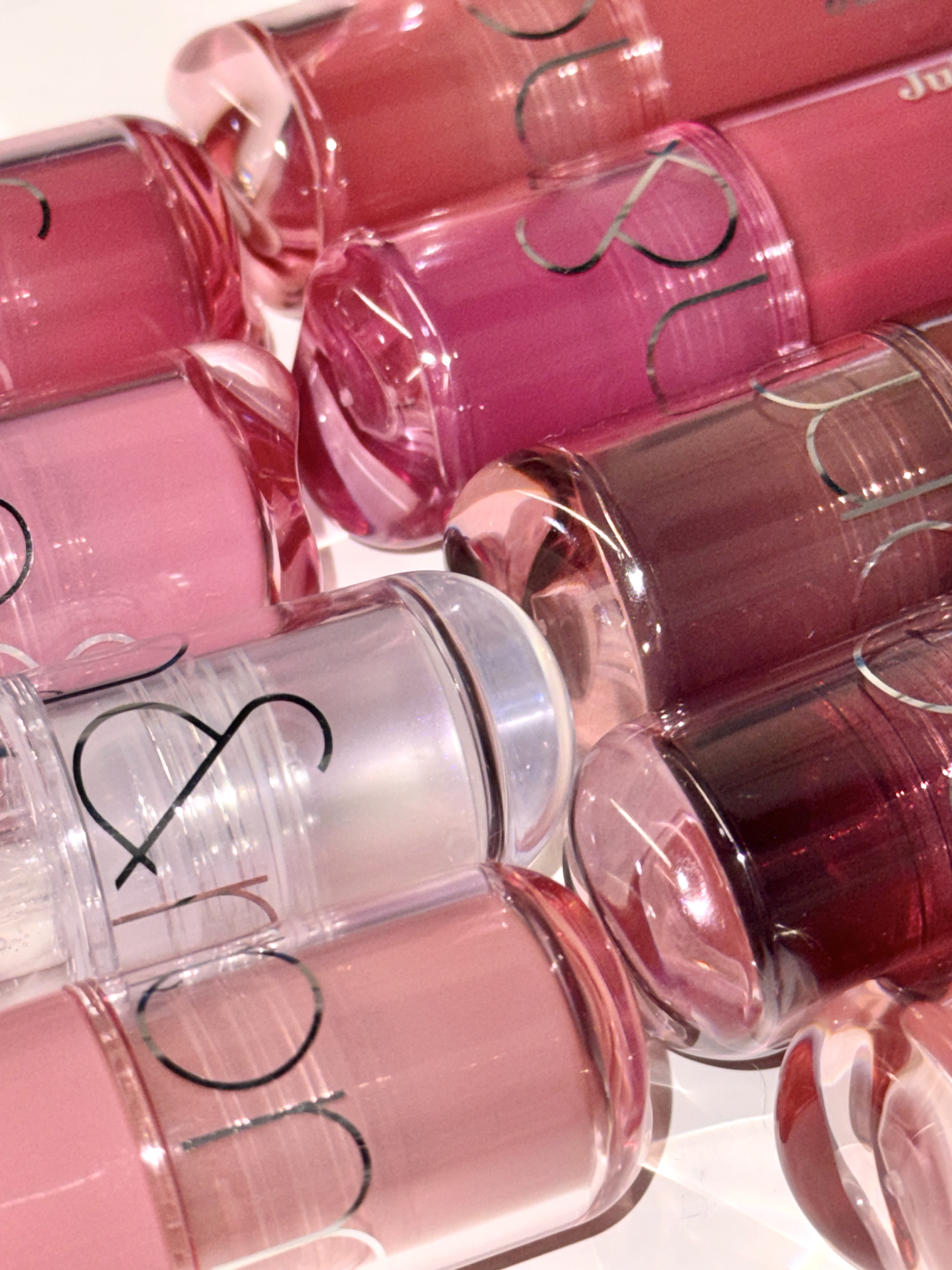 ロムアンド4月1日新作　ツヤリップの新ジャンル？SNSで予想合戦