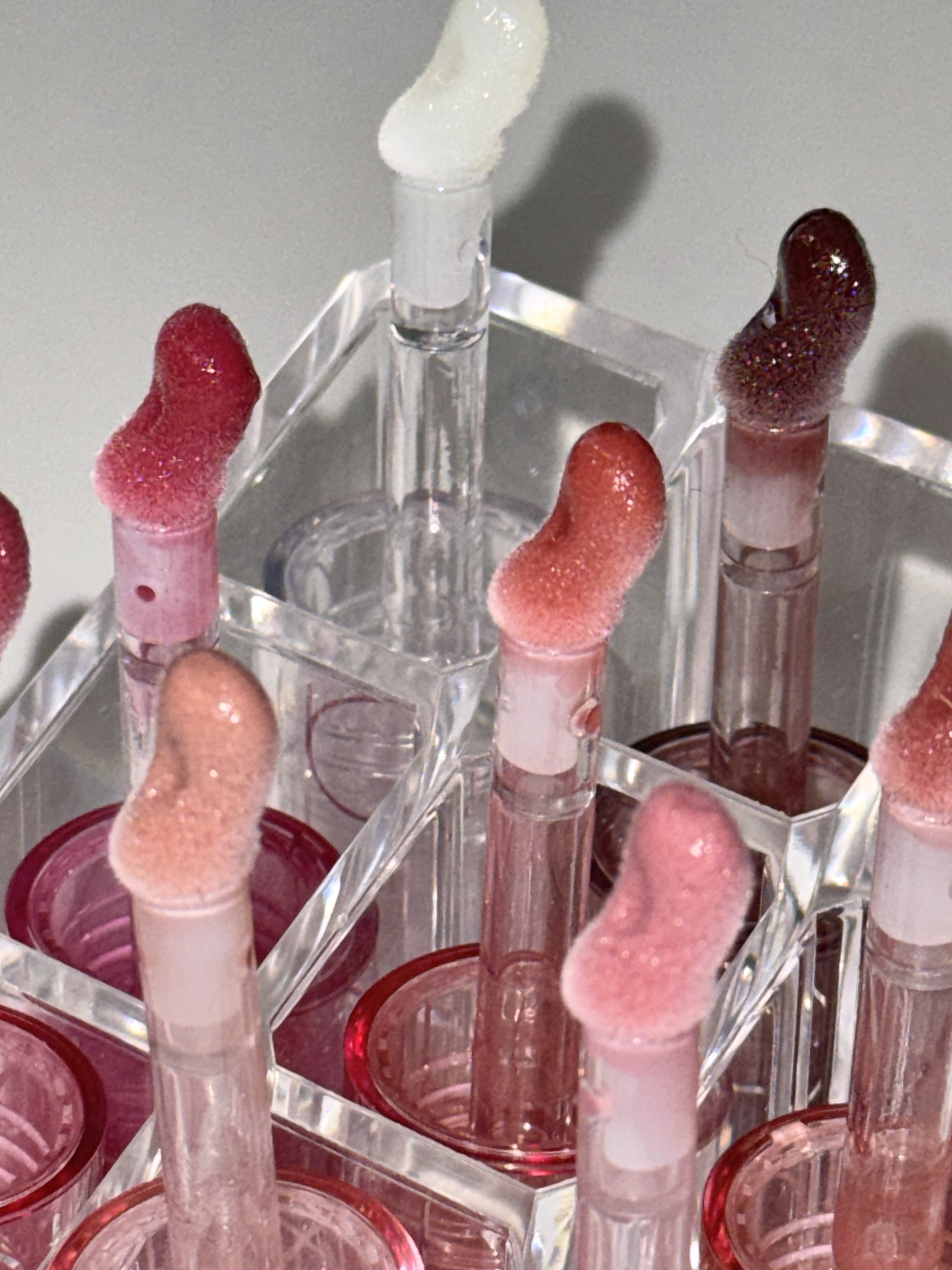 ロムアンド4月1日新作　ツヤリップの新ジャンル？SNSで予想合戦