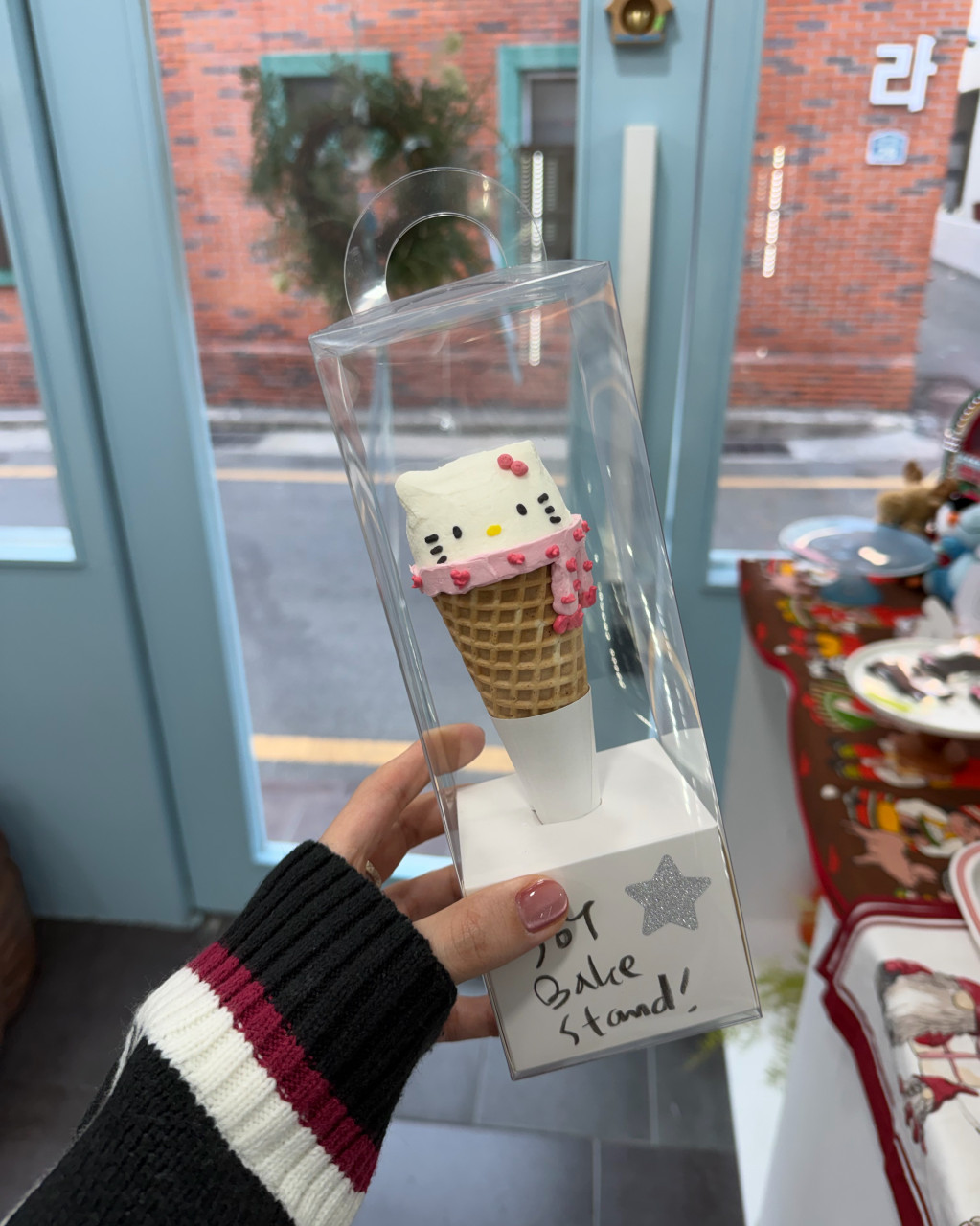 釜山で発見、キティアイスクリームケーキ