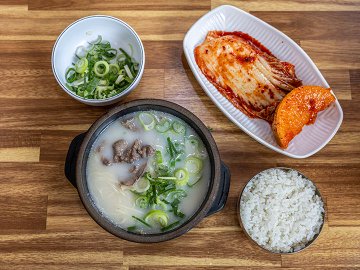 朝から食べられる！東大門で出会った釜炊きソルロンタンの老舗