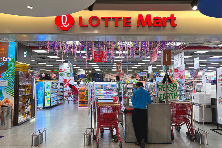 「だから日本人が多かった」ロッテマートが韓国旅行の必須コースに
